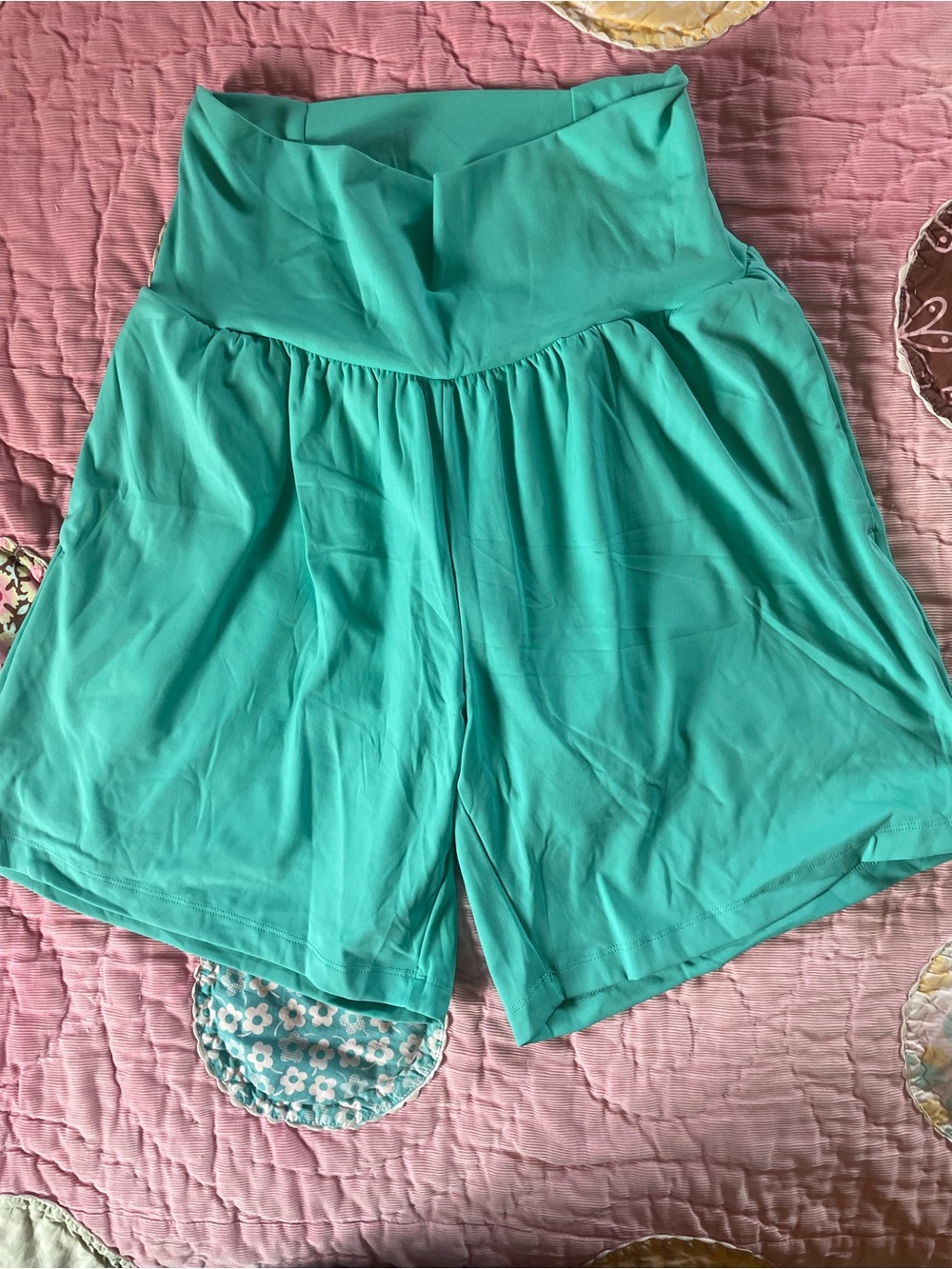 HALARA Mint Green High-Waist Flow Shorts